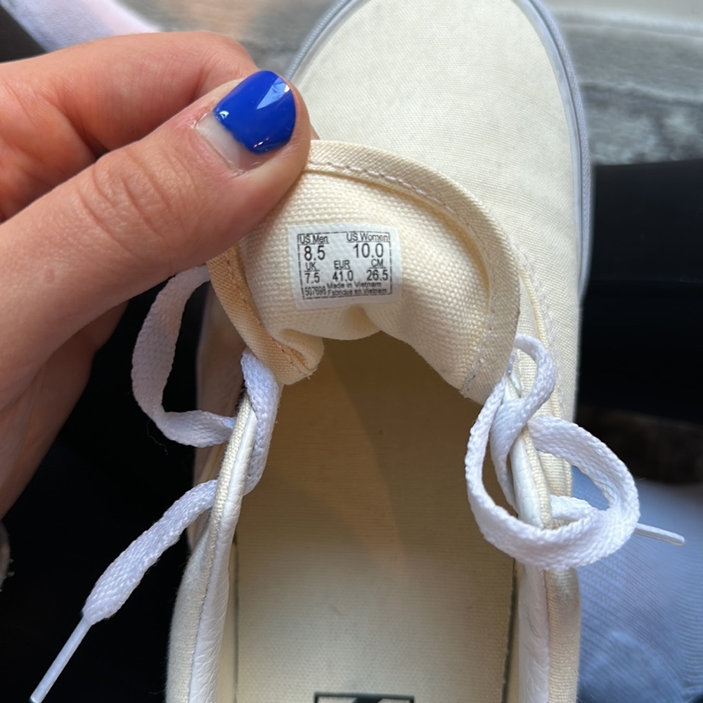 Vans - Picture 3 of 3